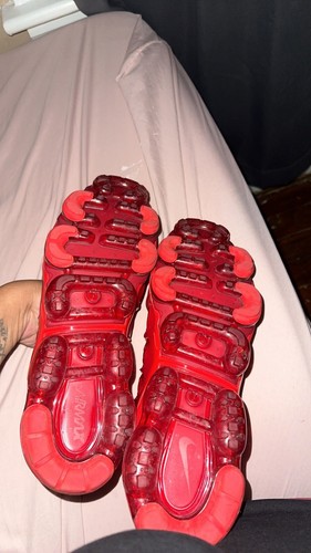 vapor max red bottom